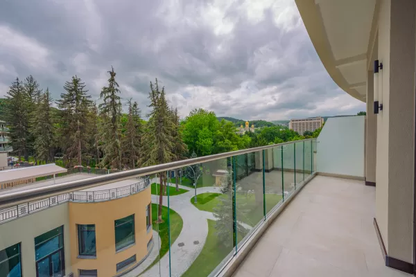 Номер «Делюкс Элегант DBL» в санатории Источник в городе Кисловодск - фотография