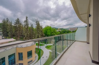 Номер «Делюкс Элегант DBL» в санатории Источник в городе Кисловодск - фотография