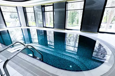 Бассейн в санатории «Источник» в г. Кисловодске - фотография