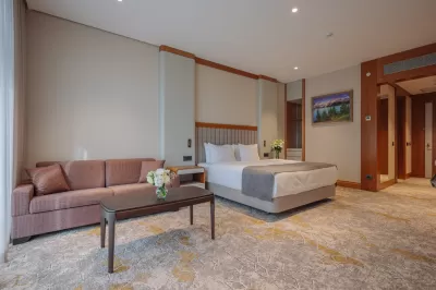 Номер «Люкс» в санатории Источник в городе Кисловодск - фотография