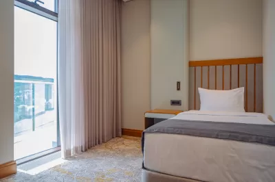 Номер «Сюит Модерн» в санатории Источник в городе Кисловодск - фотография