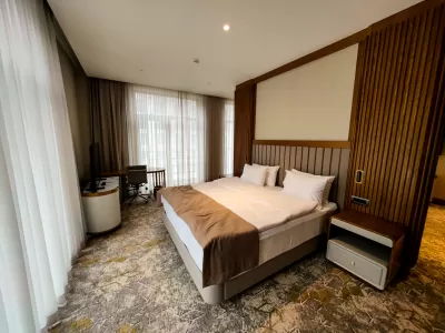 Номер «Делюкс Премьер» в санатории «Источник» в г. Кисловодске - фотография